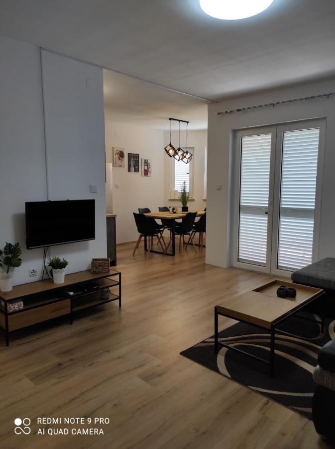Apartman Branimir Novalja Exterior foto